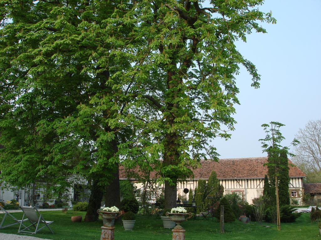 Bed and Breakfast Domaine De La Creuse Moussey  Экстерьер фото