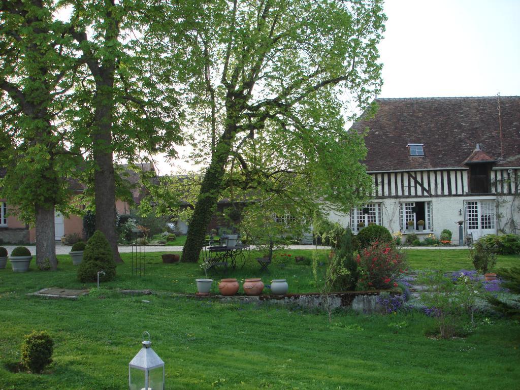 Bed and Breakfast Domaine De La Creuse Moussey  Экстерьер фото