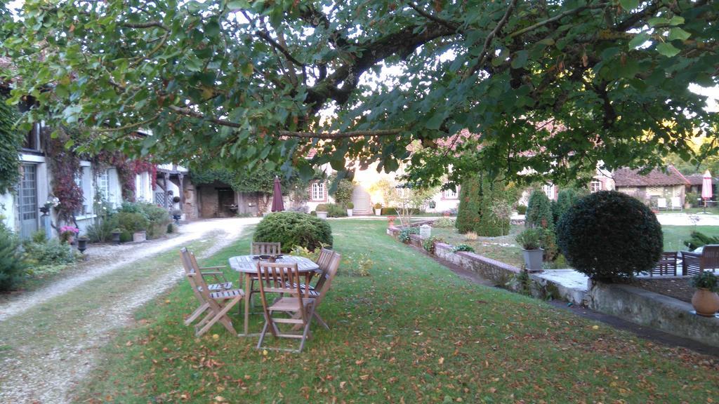 Bed and Breakfast Domaine De La Creuse Moussey  Экстерьер фото