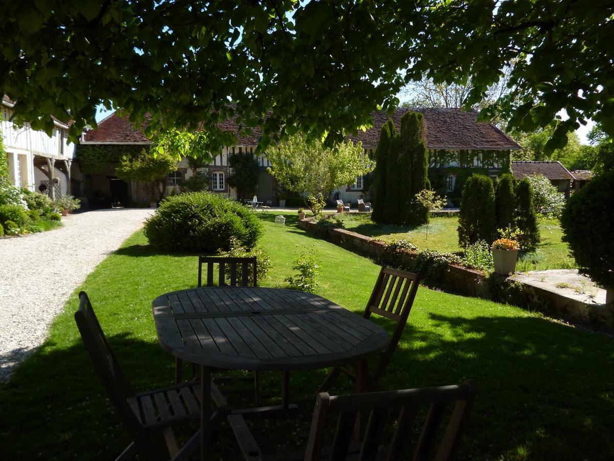 Bed and Breakfast Domaine De La Creuse Moussey  Экстерьер фото