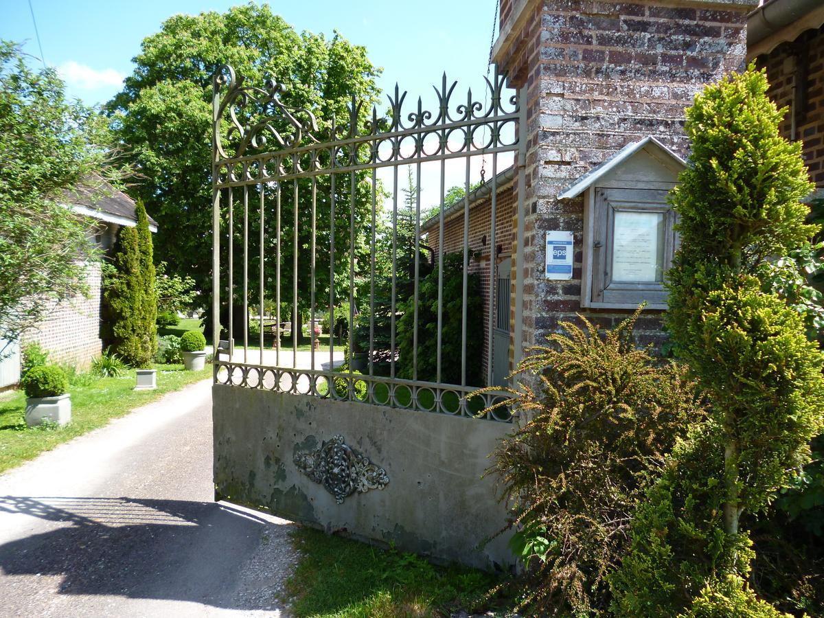 Bed and Breakfast Domaine De La Creuse Moussey  Экстерьер фото